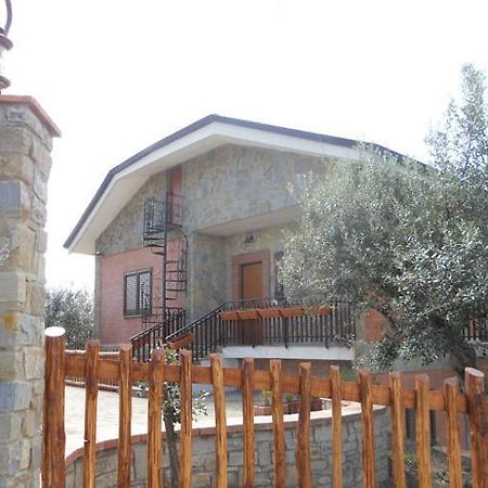 Casale Il Gheppio Guest House Laureana Cilento Eksteriør bilde
