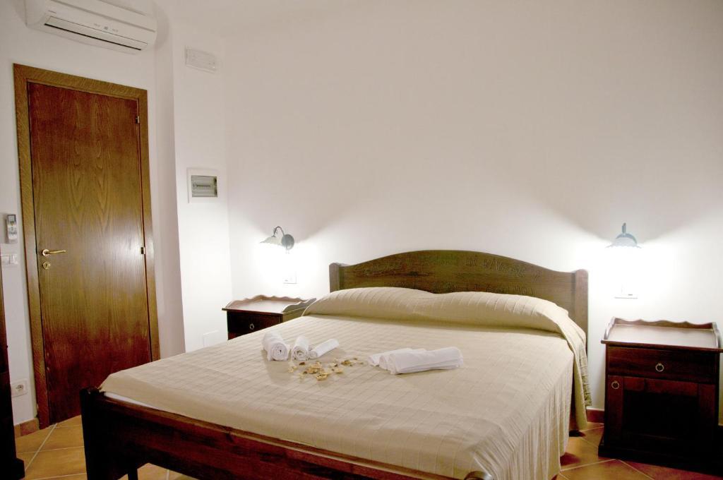 Casale Il Gheppio Guest House Laureana Cilento Rom bilde
