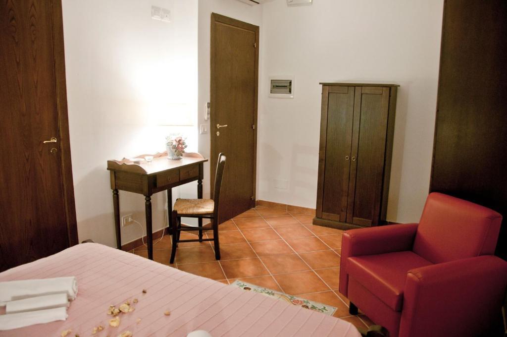 Casale Il Gheppio Guest House Laureana Cilento Rom bilde